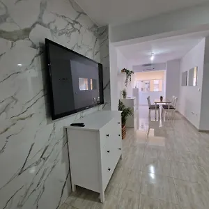 Virgen De Lujan Triana Apartamento